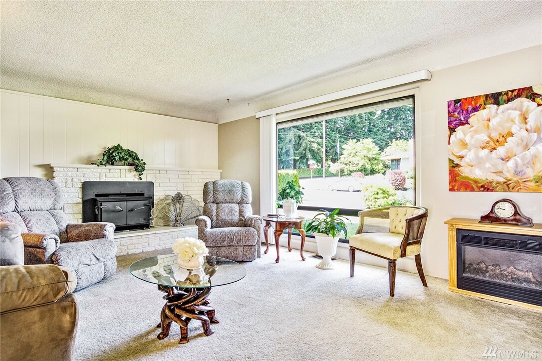 Property Photo:  5117 Delaware Ave  WA 98203 