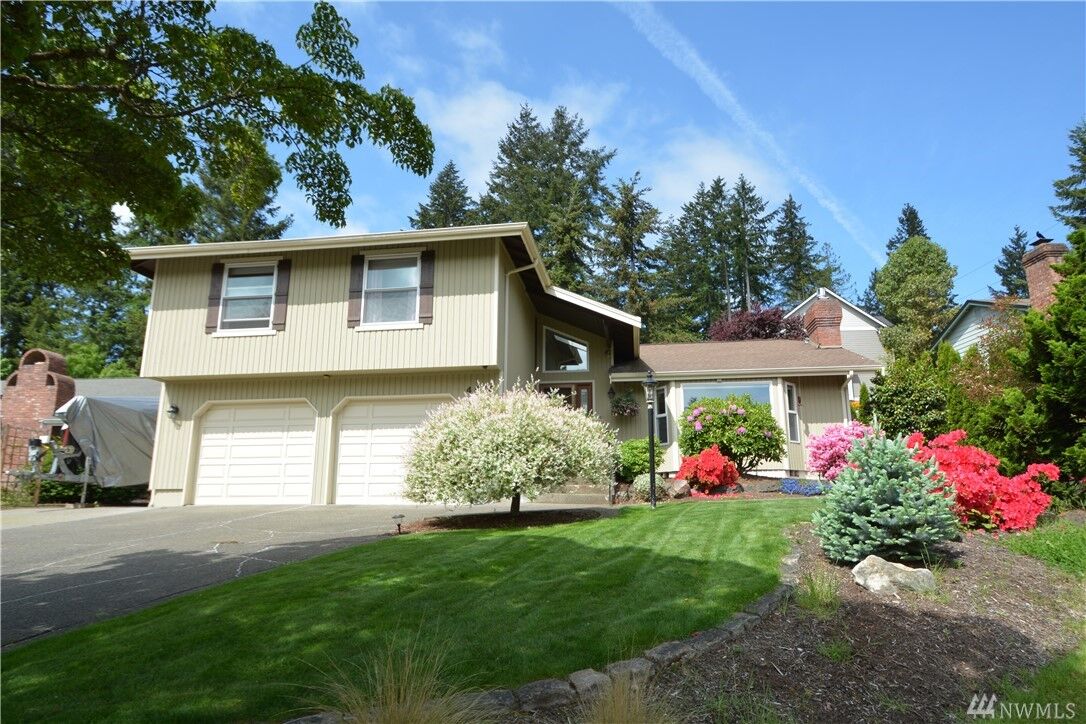 Property Photo: 4418 64th Ave W WA 98466