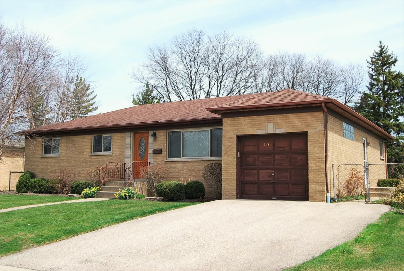 Property Photo:  19 Hatlen Avenue  IL 60056 