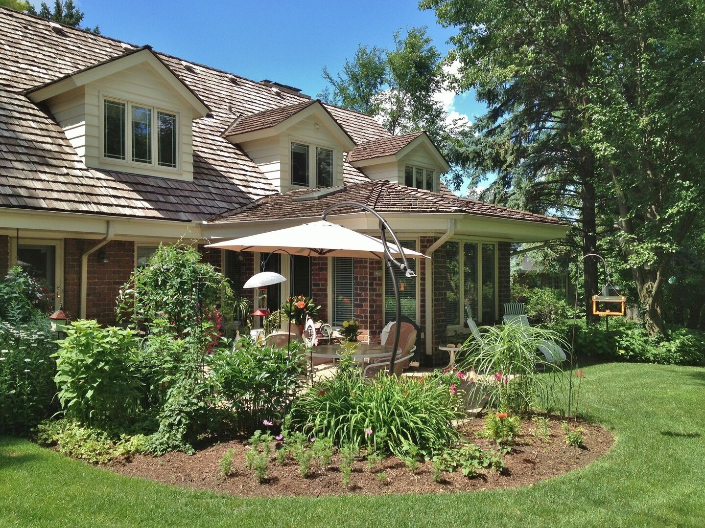 Property Photo: 20 Concord Drive IL 60523