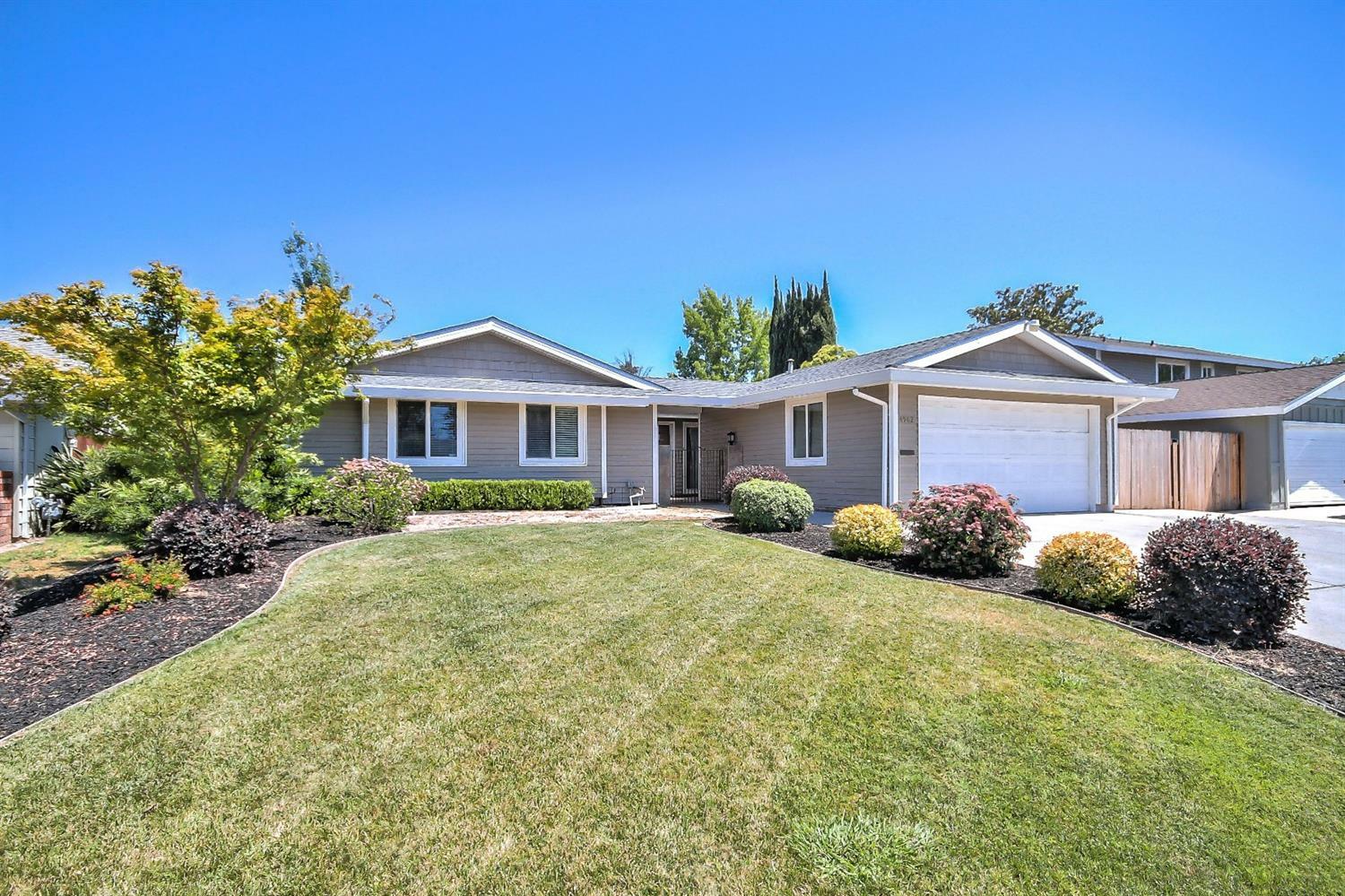 Property Photo: 4962 Hillhurst Drive CA 95628