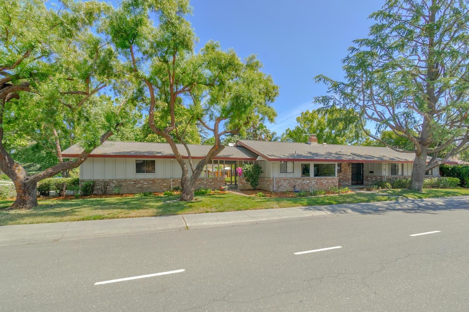 Property Photo:  516 Marina Circle  CA 95616 