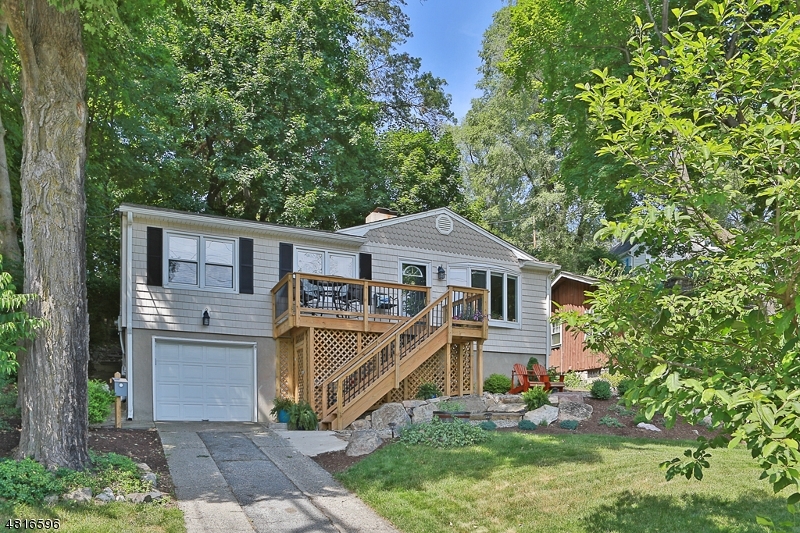 Property Photo:  59 West Shore Trail  NJ 07871 