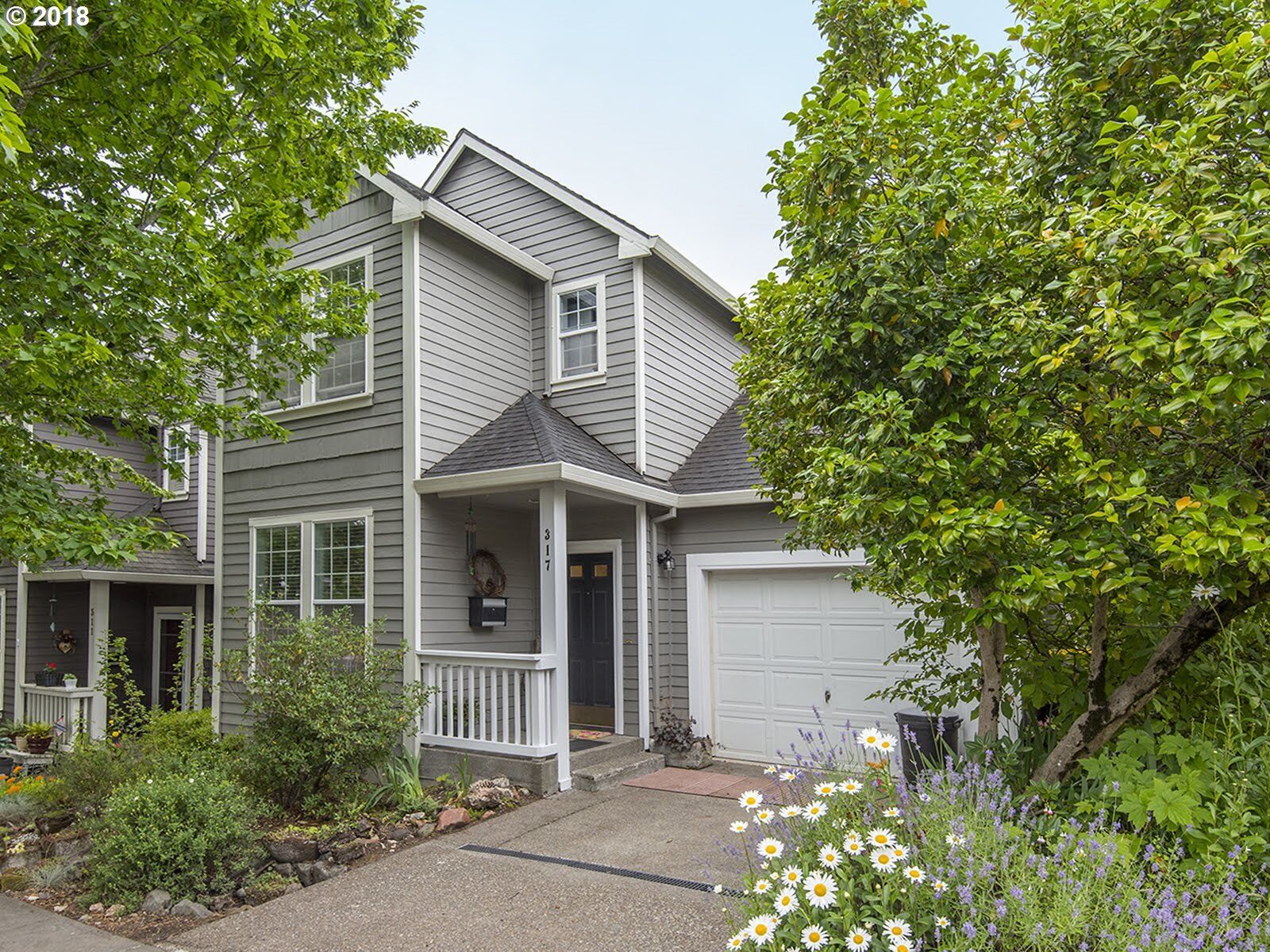 Property Photo: 317 NE 56th Ave OR 97213
