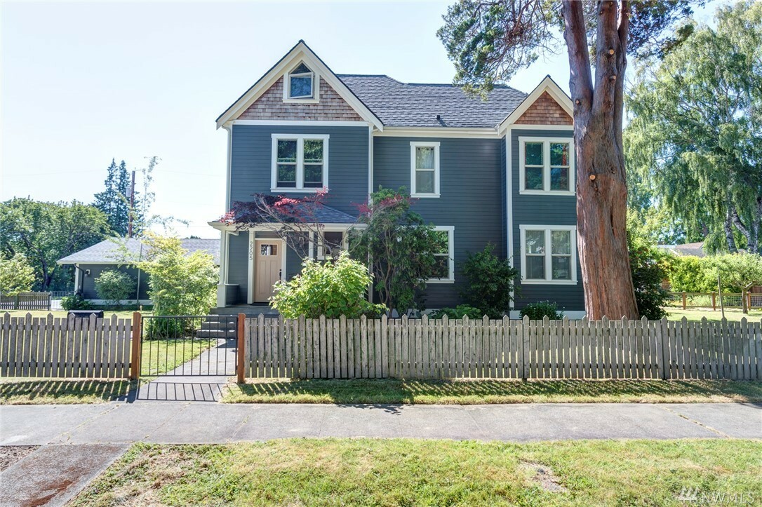 Property Photo:  2205 Williams St  WA 98225 