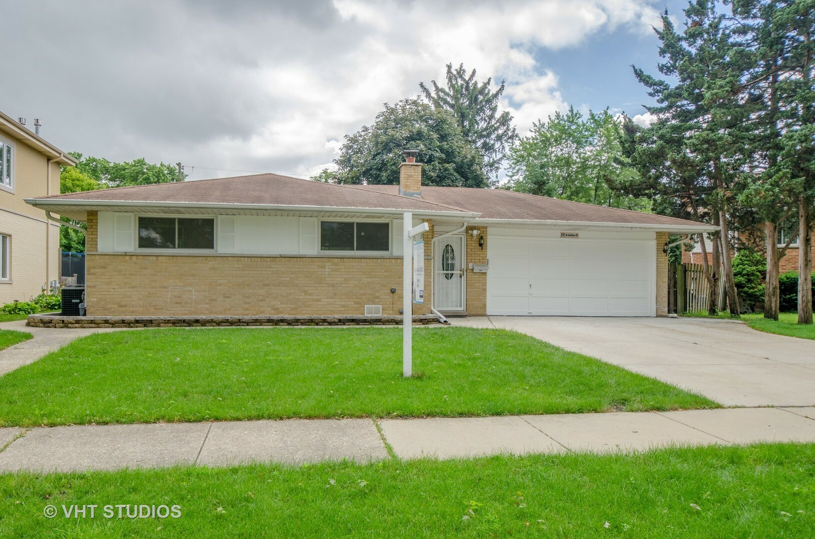Property Photo: 591 Kathleen Drive IL 60016