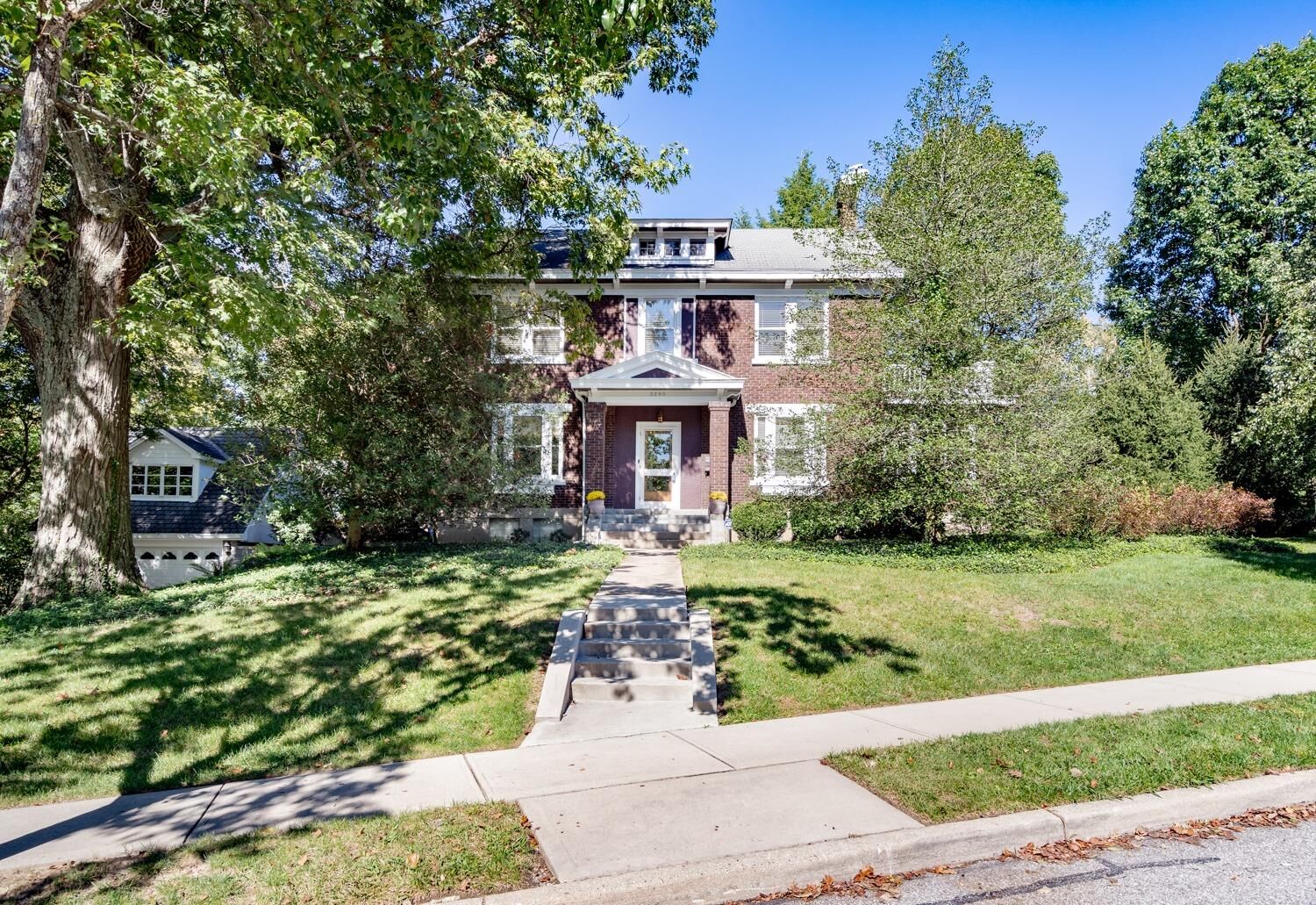 Property Photo: 3290 Observatory Avenue OH 45208