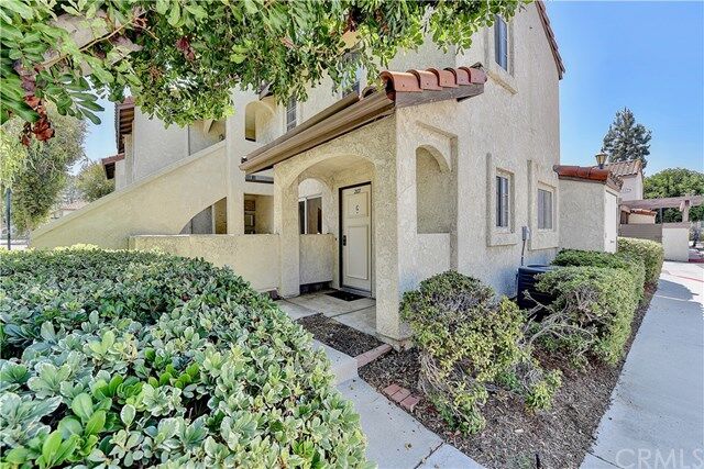 Property Photo:  26222 Sanz C  CA 92691 