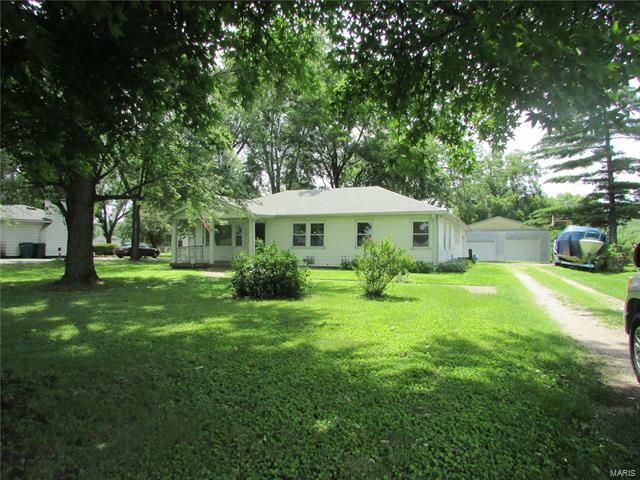 Property Photo: 305 Paradise Lane 62040