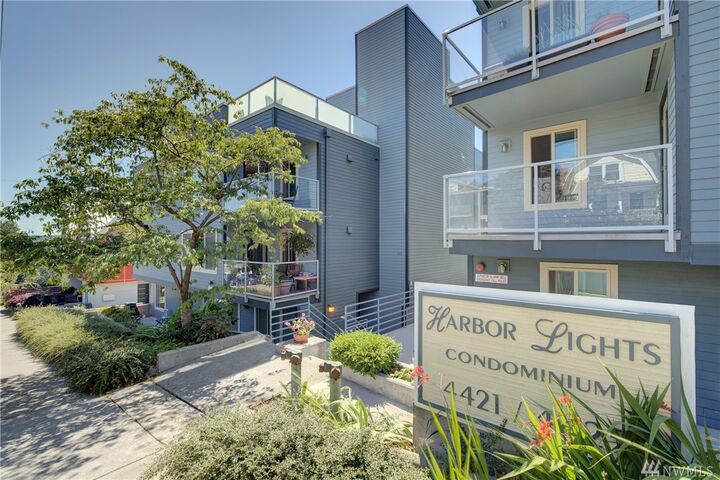 4421 Greenwood Ave N 301  Seattle WA 98103 photo