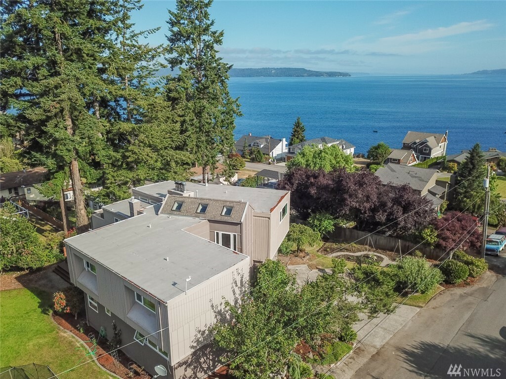 Property Photo: 29219 2nd Ave SW WA 98023