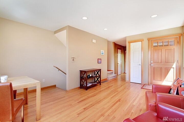 Property Photo: 4439 44th Ave SW C WA 98116