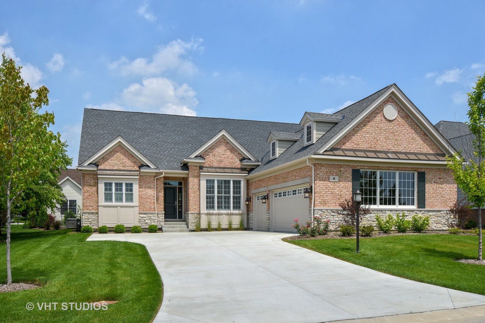 Property Photo:  6 Arches Court  IL 60010 