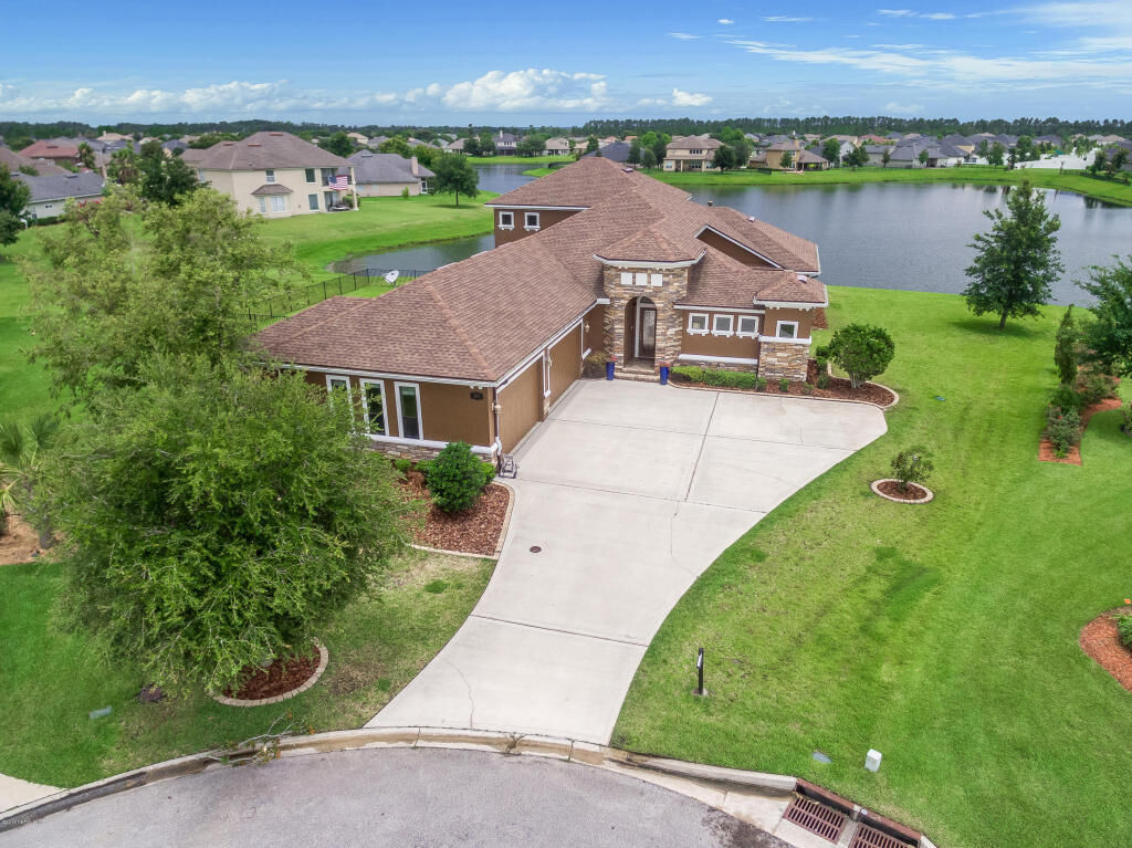 Property Photo: 2028 N Sorrento Hills Road FL 32092