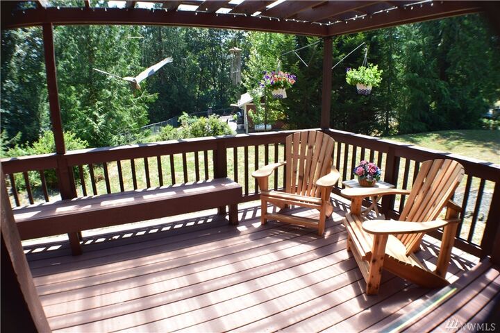 Property Photo:  81 E Robbins Rd  WA 98546 