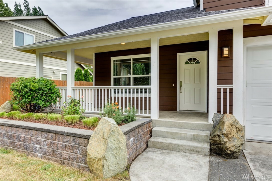 Property Photo:  2832 Lindshier Ave  WA 98226 