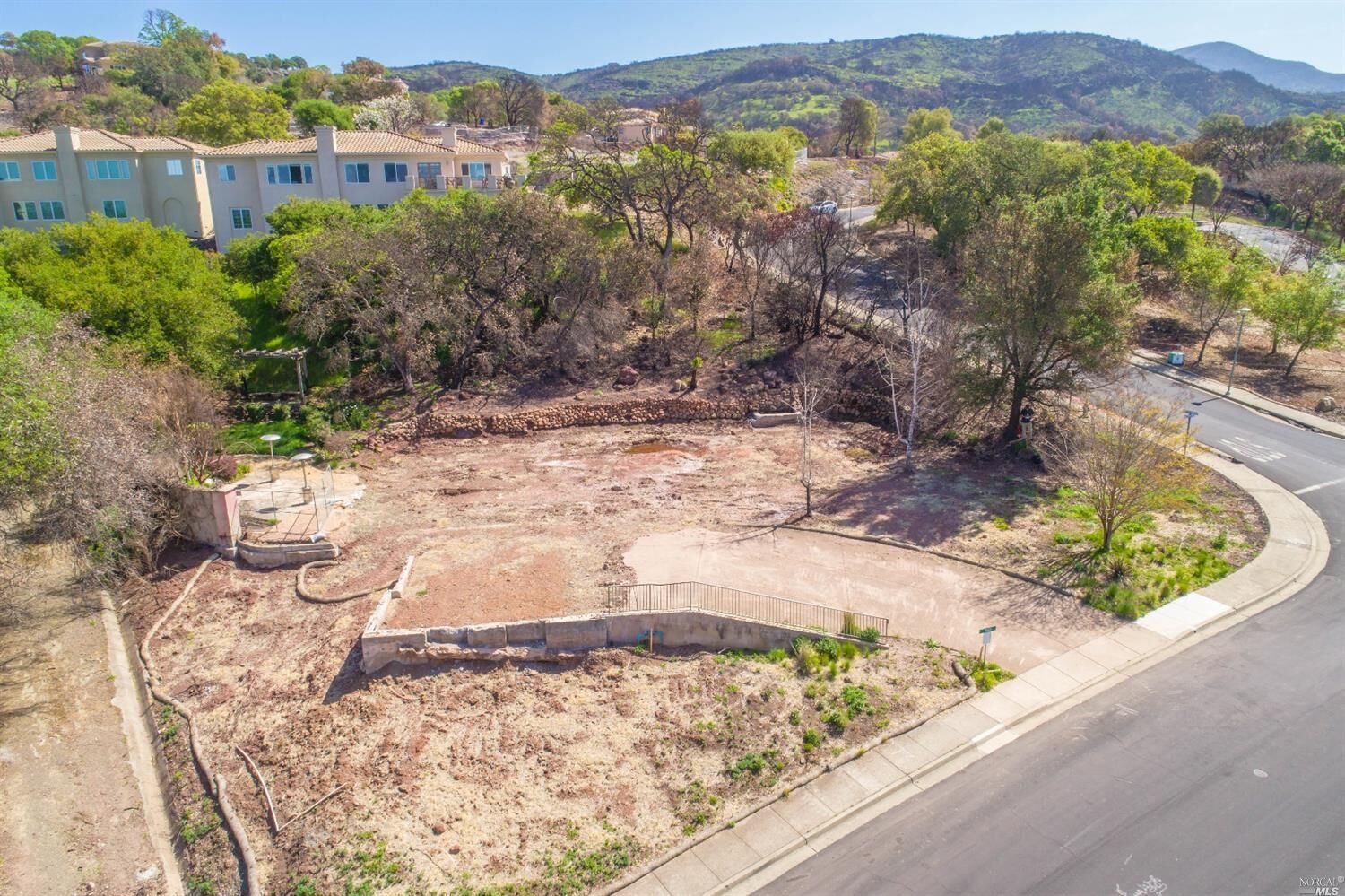 Property Photo:  1101 Castle Oaks Drive  CA 94558 