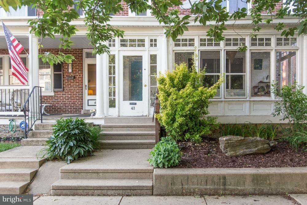 Property Photo: 43 E Ross Street PA 17602