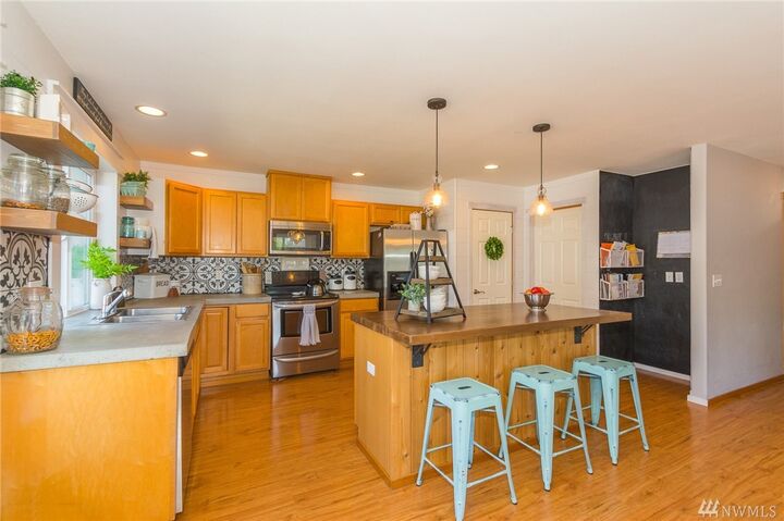 Property Photo: 161 Ironwood Ct WA 98532