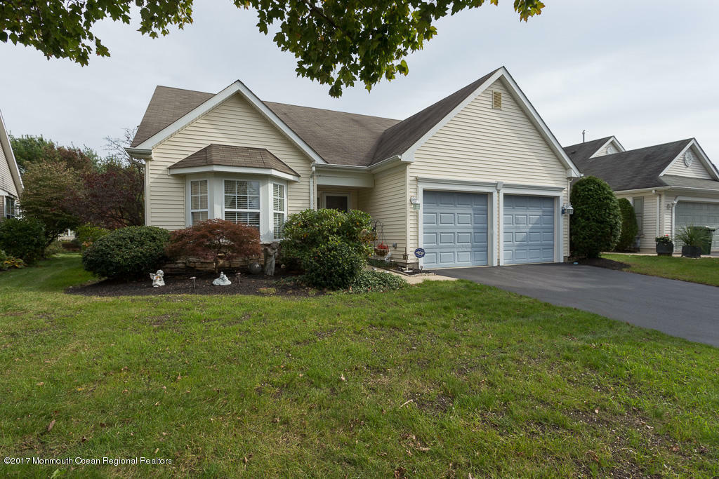 Property Photo:  81 Sunrise Court  NJ 08701 