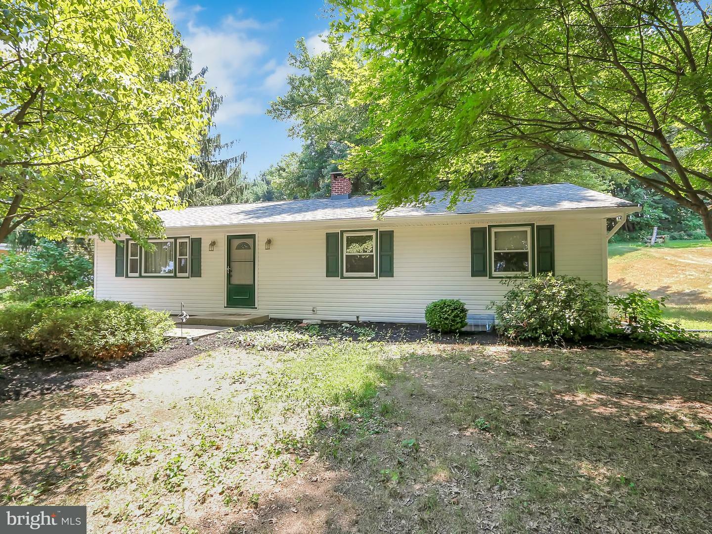 Property Photo: 208 Erb Avenue PA 17584
