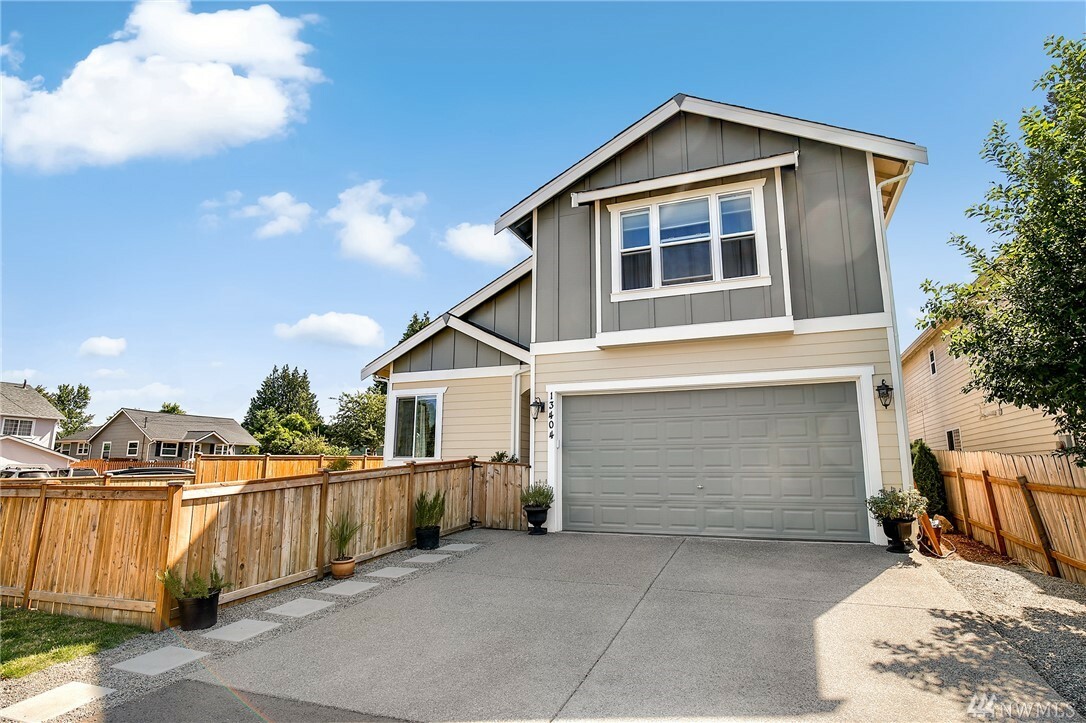 Property Photo: 13404 6th Ave SW WA 98146