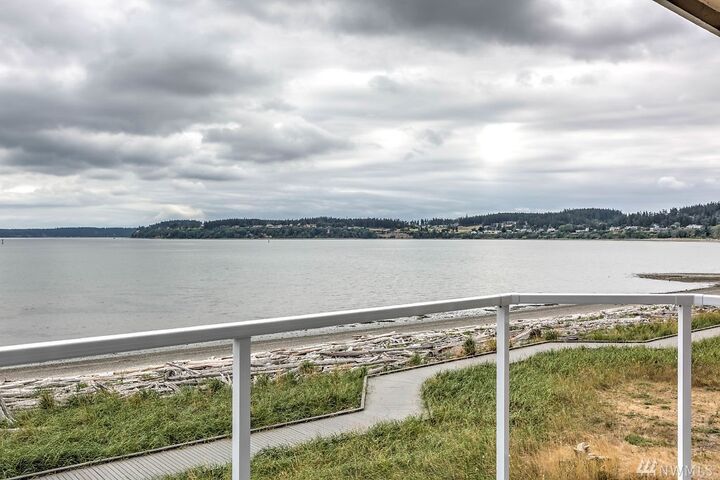 747 SE Bayshore Dr 301  Oak Harbor WA 98277 photo