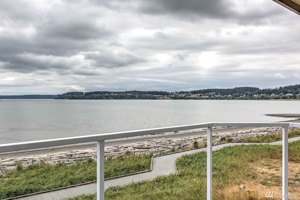 Property Photo: 747 SE Bayshore Dr 301 WA 98277