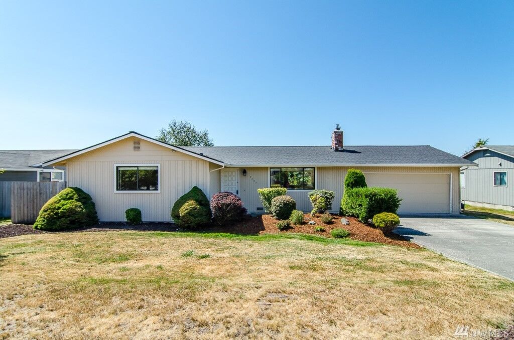 Property Photo:  5407 Kingsway  WA 98221 