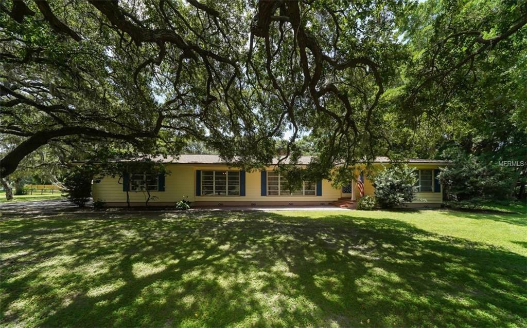 Property Photo: 4303 26th Avenue W FL 34209