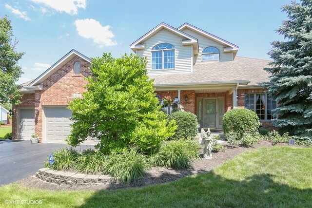 Property Photo: 13251 Brooklands Lane IL 60585