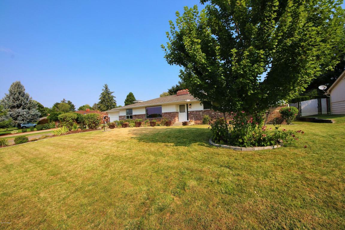 Property Photo: 5301 Richey Rd WA 98908