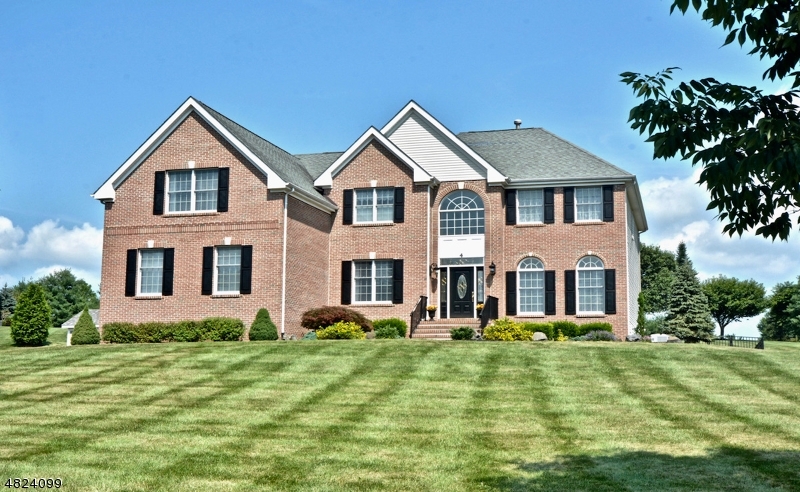 Property Photo:  4 Connor Ct  NJ 08551 