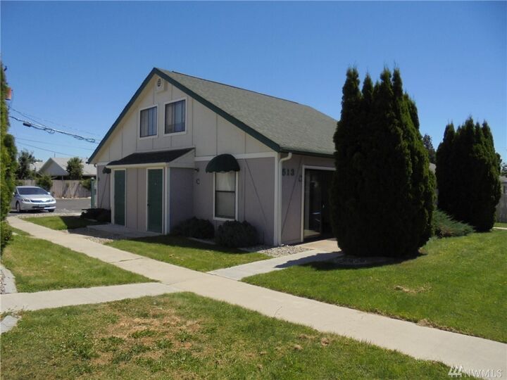 Property Photo:  507 S Beech St  WA 98837 