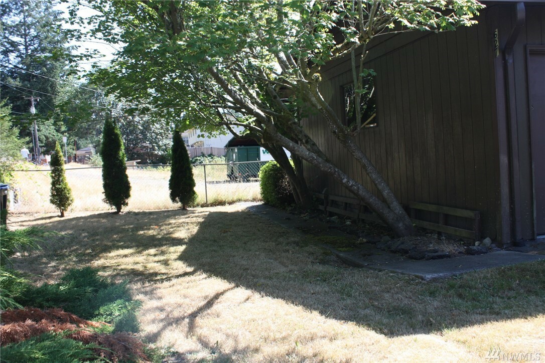 Property Photo:  627 N Constitution  WA 98312 
