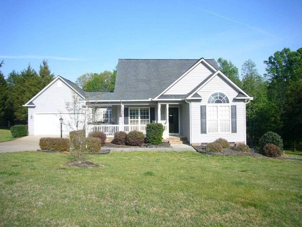 Property Photo:  840 W River Grove Circle  SC 29376 