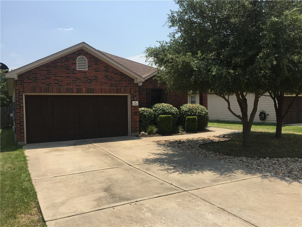 Property Photo:  1643 Bayland Street  TX 78664 