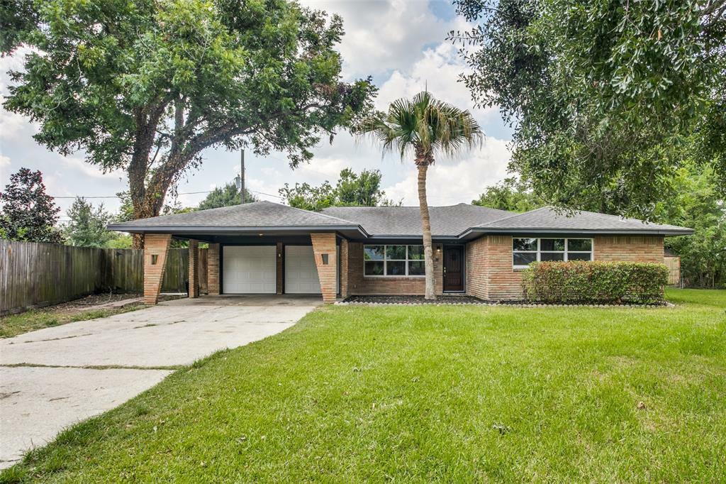 Property Photo: 10702 Aves Street TX 77034