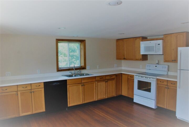 Property Photo:  20 Dartmouth Street  NH 03431 