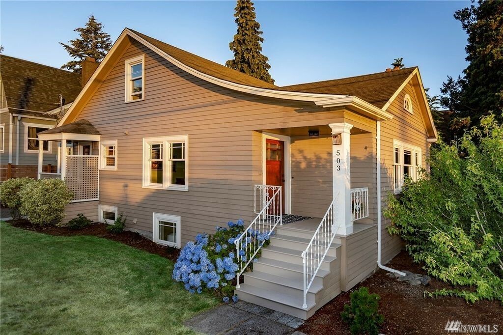 Property Photo:  503 NE 82nd St  WA 98115 