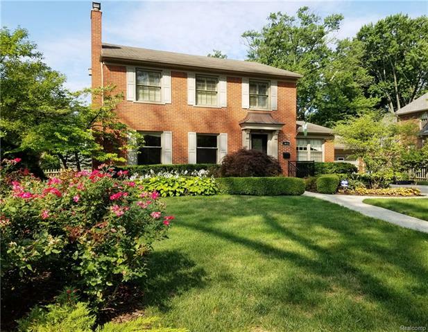 Property Photo:  1013 Kensington Avenue  MI 48230 