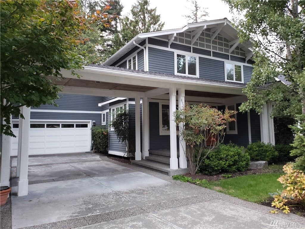 Property Photo: 8923 Northtown Dr WA 98110