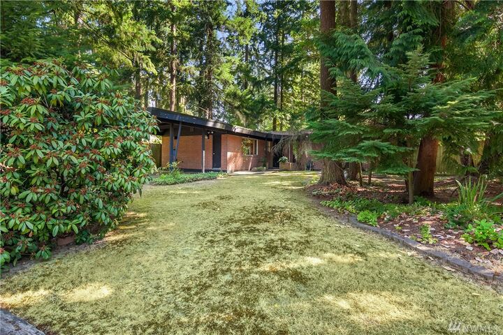 Property Photo: 2400 159th Ave NE WA 98008