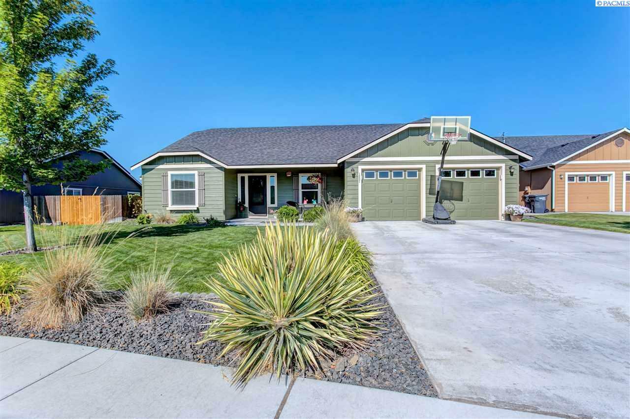 Property Photo:  1802 Crab Apple Circle  WA 99353 