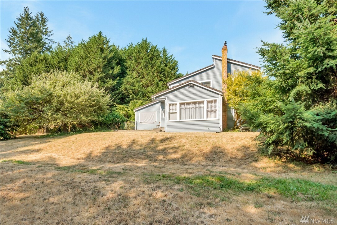 Property Photo:  264 3rd Ave  WA 98333 