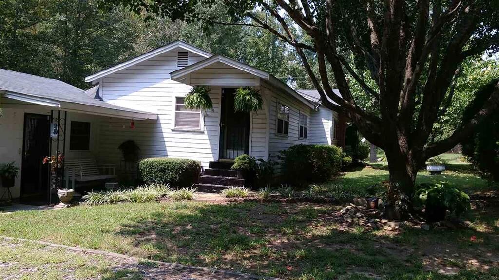 Property Photo:  303 Garren Road  SC 29627 