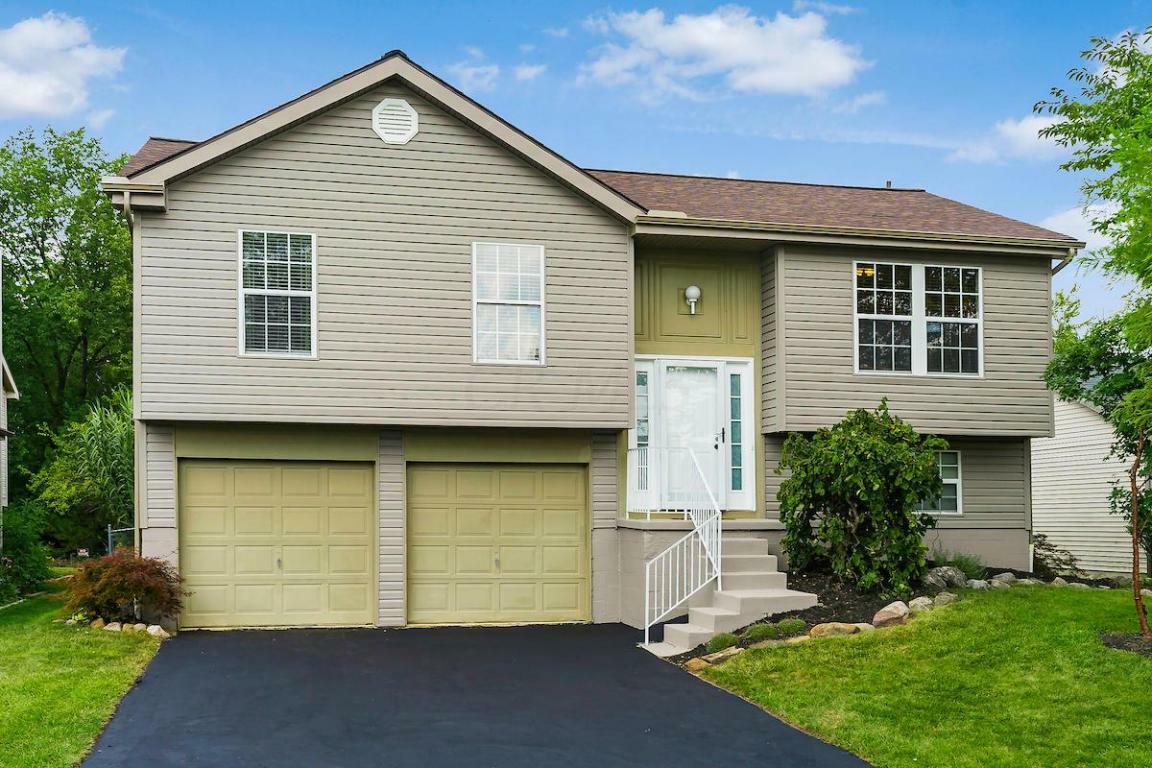 Property Photo: 4976 Hilliard Oaks Court OH 43026