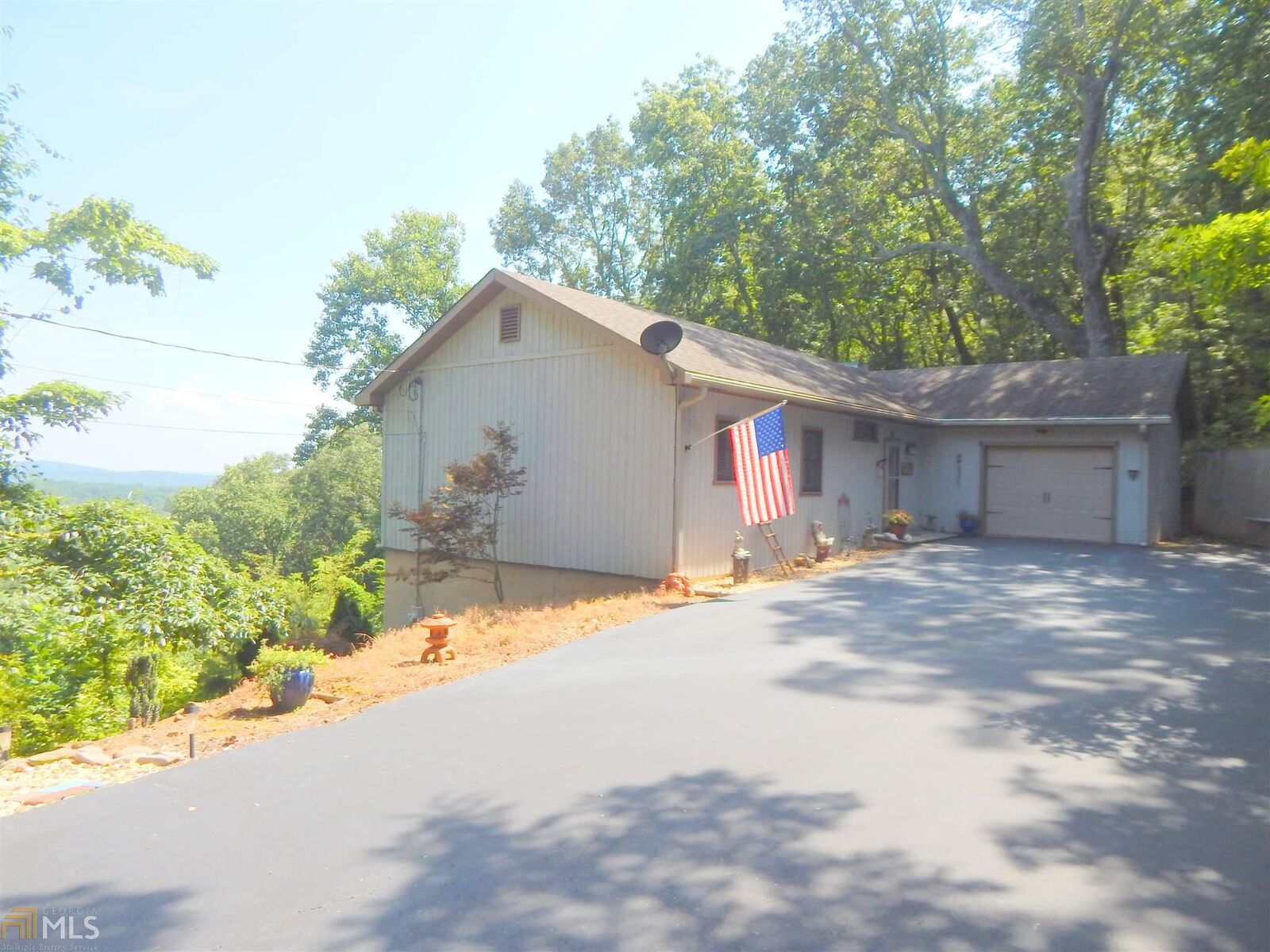 Property Photo: 601 Laurel Ridge Road GA 30528