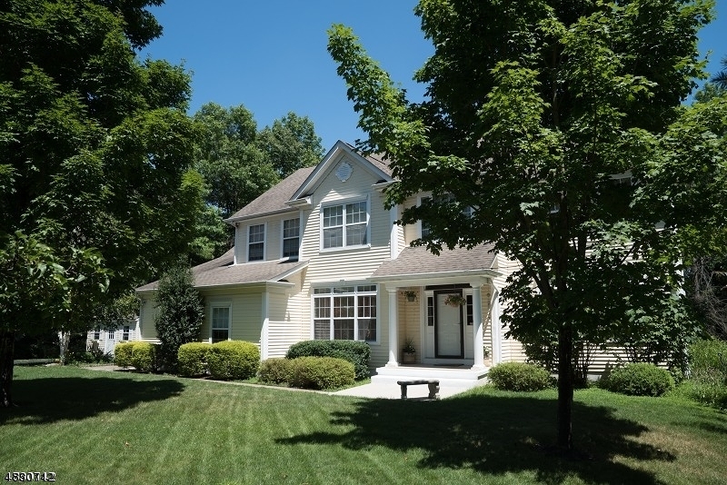 Property Photo:  4 Spring Hollow Road  NJ 08822 