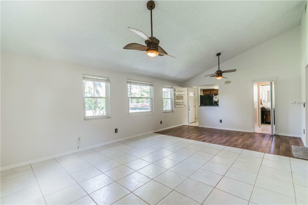 Property Photo:  10390 San Martin Boulevard NE  FL 33702 